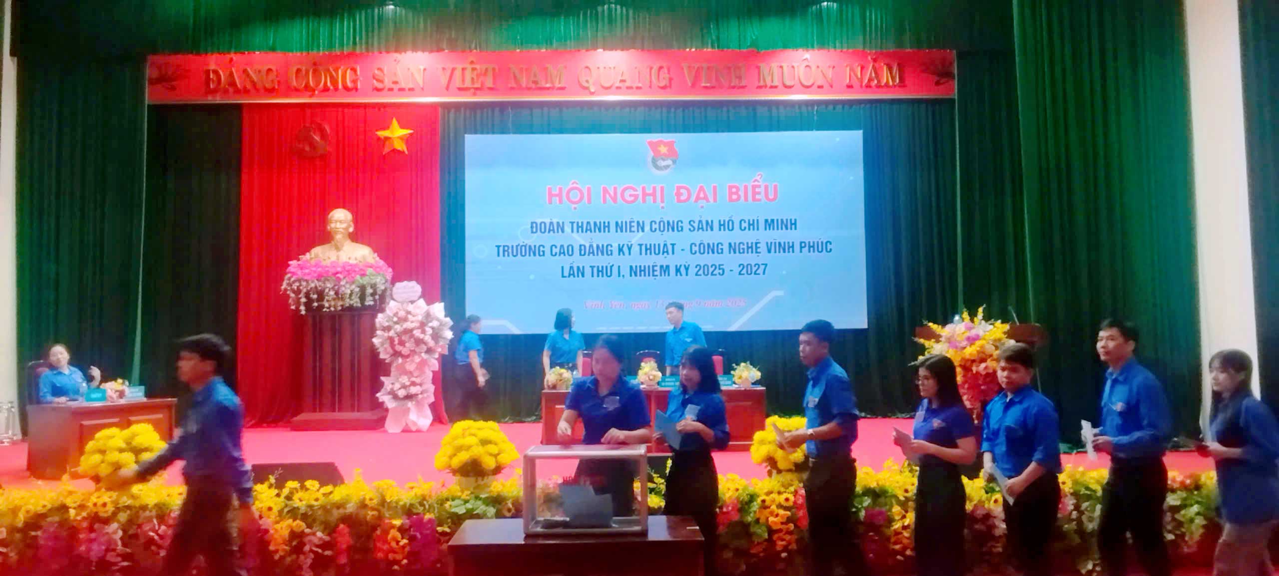 HỘi nghị Bầu Ban Chấp hành Đoàn trường khóa mới.