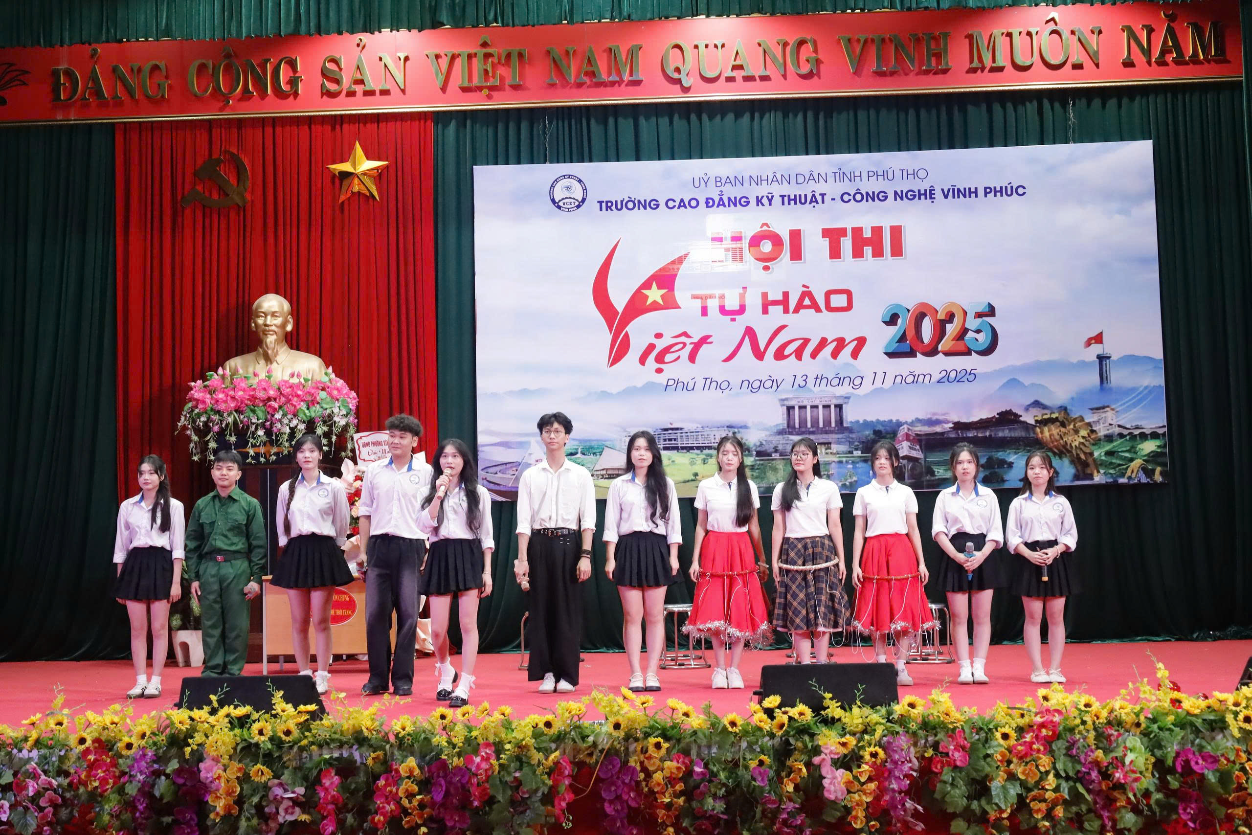 Không khí sôi nổi tại Hội thi “Tự hào Việt Nam 2025” ngay từ những phút đầu tiên.